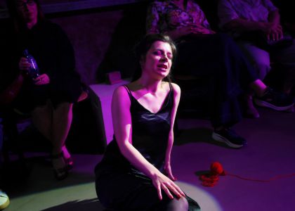 Festivalul Internaâional Zilele Teatrului Matei Vișniec, Ziua a 5-a: De la mitul răsturnat al Penelopei la haosul comic din mahalaua lui Caragiale