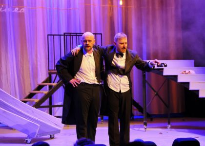 Festivalul Internaâional Zilele Teatrului Matei Vișniec, Ziua a 5-a: De la mitul răsturnat al Penelopei la haosul comic din mahalaua lui Caragiale