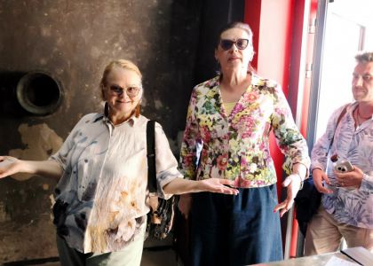 Festivalul Internaâional Zilele Teatrului Matei Vișniec, Ziua a 5-a: De la mitul răsturnat al Penelopei la haosul comic din mahalaua lui Caragiale