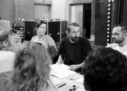 „Visul unei nopți de vară” de William Shakespeare devine primul spectacol al noii stagiuni, la Teatrul Municipal „Matei Vișniec” Suceava