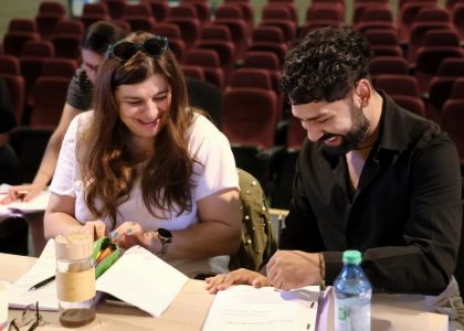 „Visul unei nopți de vară” de William Shakespeare devine primul spectacol al noii stagiuni, la Teatrul Municipal „Matei Vișniec” Suceava