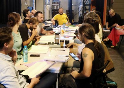 „Visul unei nopți de vară” de William Shakespeare devine primul spectacol al noii stagiuni, la Teatrul Municipal „Matei Vișniec” Suceava