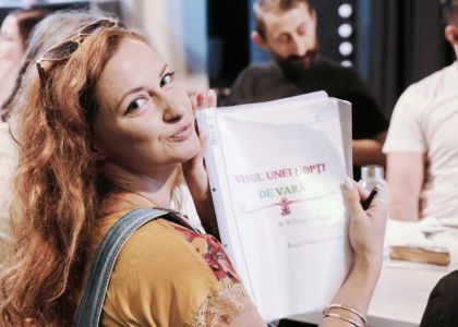 „Visul unei nopți de vară” de William Shakespeare devine primul spectacol al noii stagiuni, la Teatrul Municipal „Matei Vișniec” Suceava