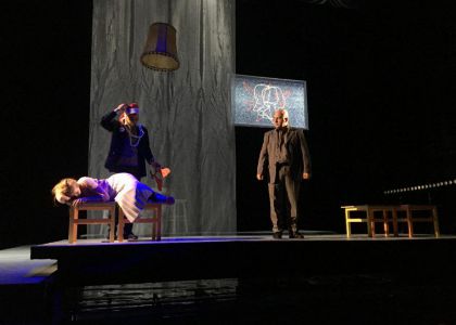 3 Surori - un spectacol inedit pe scena teatrului sucevean