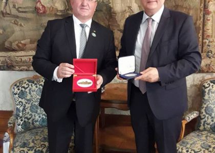 Primarul Ion Lungu alături de echipa TMMVS
