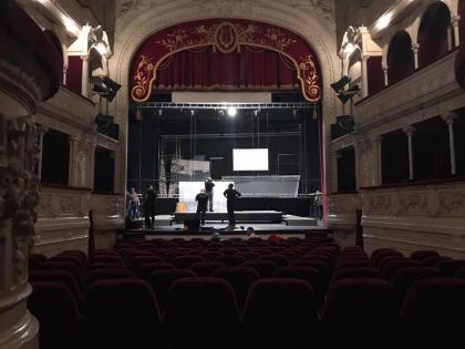 In premieră, pe scena Teatrului Odeon cu spectacolul 3 Surori!