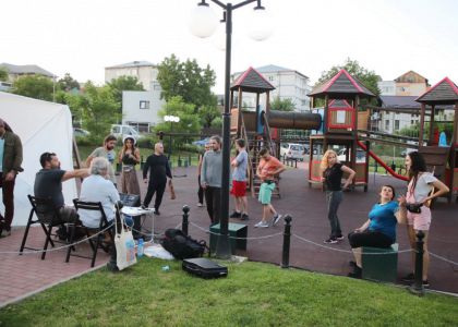 Parcul De Agrement Tătărași a devenit scenă inedită pentru noua producție a Teatrului Municipal „Matei Vișniec” Suceava!