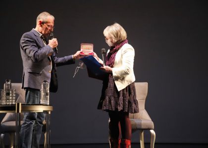 Diplomă de Excelență și Medalia Universității de Arte „George Enescu” din Iași, primite de Teatrul Municipal Suceava