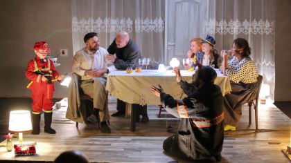 Cântăreața Cheală  de Eugène Ionesco, regia: Alex Bogdan în programul #ZTMV2021