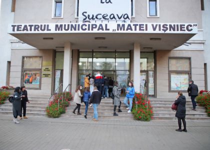 Prima zi a festivalului - #6anideTeatrulaSuceava