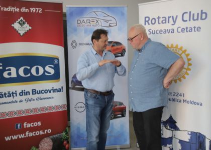 A OPTA ZI DE FESTIVAL