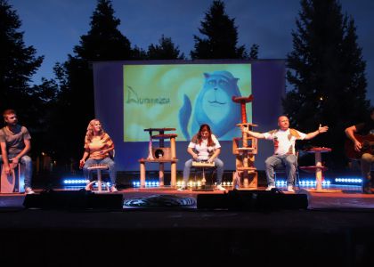 Turneul cu spectacolul PiSiCi a continuat la Teatrul Dramatic Elvira Godeanu Tirgul Jiu, în cadrul Stagiunii Estivale 2022