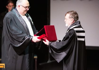 Poetul și jurnalistul Matei Vișniec a primit titlul de Doctor Honoris Causa al Universității Naționale de Teatru și Artă Cinematografică (UNATC).