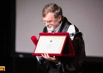 Poetul și jurnalistul Matei Vișniec a primit titlul de Doctor Honoris Causa al Universității Naționale de Teatru și Artă Cinematografică (UNATC).