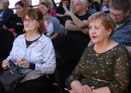 Cum se ratează un rol? Perspectiva criticului / O istorie a sărutului în teatru