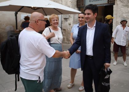 Președintele Institutului Cultural Român, domnul Liviu Jicman, s-a aflat ieri, în sala Théâtre des Halles - Avignon.