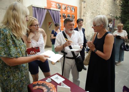 Președintele Institutului Cultural Român, domnul Liviu Jicman, s-a aflat ieri, în sala Théâtre des Halles - Avignon.