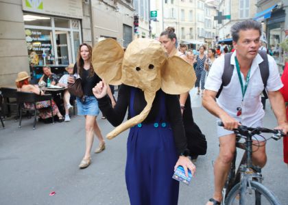 Spectacolul străzii și artiștii. Avignon