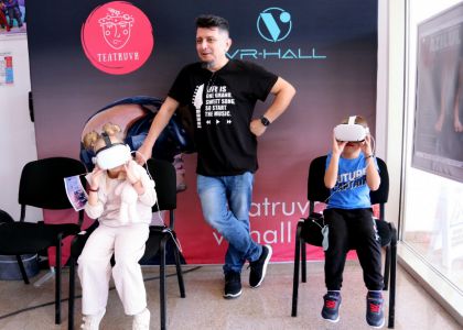 8 ani de teatru la Suceava - „Micul prinț”, adaptarea în VR 360