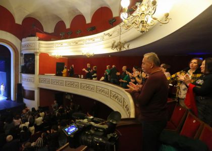 Spectacolul „Întoarcerea acasă” de Matei Vișniec, regia Botond Nagy a fost răsplătit cu foarte multe aplauze la Festivalul Internațional de Teatru „Liviu Ciulei”!