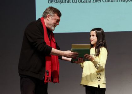 Proiectul „Spectacolul Cuvintelor - Îmbrățișarea Poeziei cu Teatrul” - premiera câștigătorilor