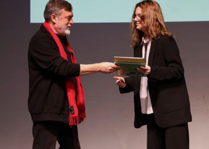 Proiectul „Spectacolul Cuvintelor - Îmbrățișarea Poeziei cu Teatrul” - premiera câștigătorilor