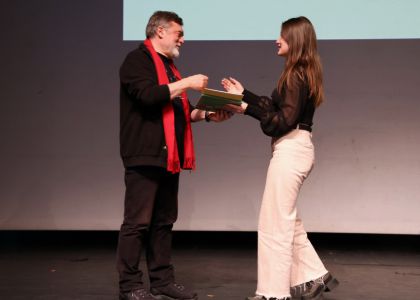 Proiectul „Spectacolul Cuvintelor - Îmbrățișarea Poeziei cu Teatrul” - premiera câștigătorilor