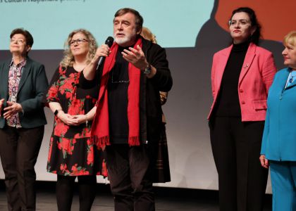 Proiectul „Spectacolul Cuvintelor - Îmbrățișarea Poeziei cu Teatrul” - premiera câștigătorilor