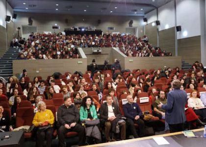 Evenimentul Spectacolul Cuvintelor - Îmbrațișarea Poeziei cu Teatrul, dedicat Zilei Culturii Naționale - ziua a 2-a