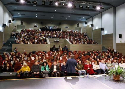 Evenimentul Spectacolul Cuvintelor - Îmbrațișarea Poeziei cu Teatrul, dedicat Zilei Culturii Naționale - ziua a 2-a