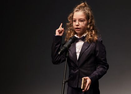 Evenimentul Spectacolul Cuvintelor - Îmbrațișarea Poeziei cu Teatrul, dedicat Zilei Culturii Naționale - ziua a 3-a (prima parte)