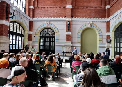 Haute couture teatral la Suceava