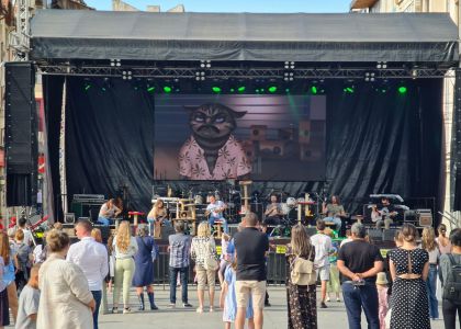 Teatru pe esplanadă, în Centru, la Zilele Sucevei
