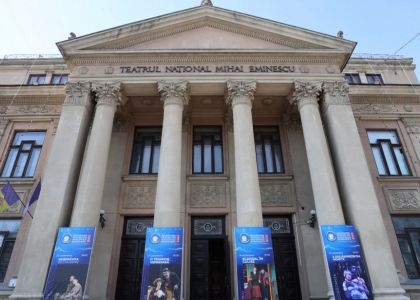 Spectacolul „Cântăreața Cheală”, de Eugène Ionesco, în regia lui Alex Bogdan a participat la Reuniunea Teatrelor Naționale Românești din Chișinău