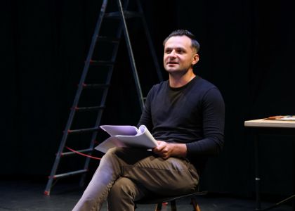 Premiera spectacolul „Iepurele alb, iepurele roșu” adeschis stagiunea 2024 - 2025