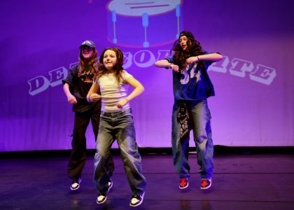 20 martie - Ziua Mondială a Teatrului pentru Copii și Tineret