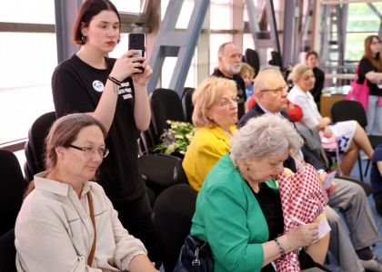 ÎMPREUNĂ -  Vernisaj. Expoziție de pictură, tapiserie și grafică, Lucia Pușcașu și Camelia Sadovei, artiste plastice