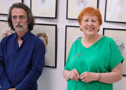 100 de actori români în festival.  Vernisaj. Expoziție de caricatură – portret în acuarelă, Ovidiu Stanciu, artist plastic