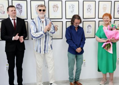 100 de actori români în festival.  Vernisaj. Expoziție de caricatură – portret în acuarelă, Ovidiu Stanciu, artist plastic