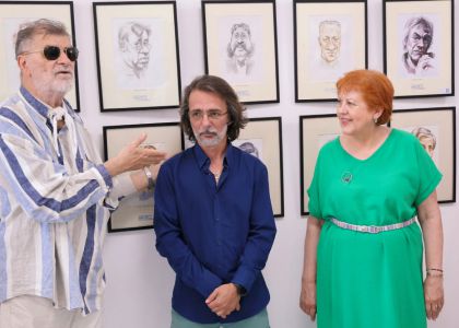 100 de actori români în festival.  Vernisaj. Expoziție de caricatură – portret în acuarelă, Ovidiu Stanciu, artist plastic