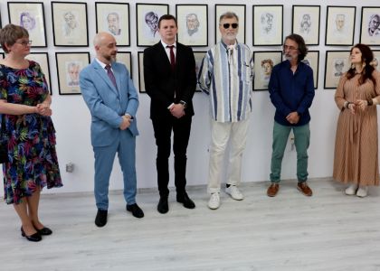 100 de actori români în festival.  Vernisaj. Expoziție de caricatură – portret în acuarelă, Ovidiu Stanciu, artist plastic