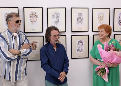 100 de actori români în festival.  Vernisaj. Expoziție de caricatură – portret în acuarelă, Ovidiu Stanciu, artist plastic