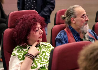 Teatrul nostru, arta cui?...