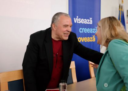 Diplomație și leadership cultural