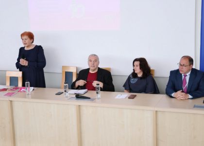 Diplomație și leadership cultural