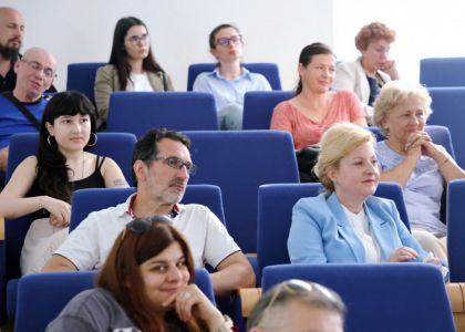 Diplomație și leadership cultural