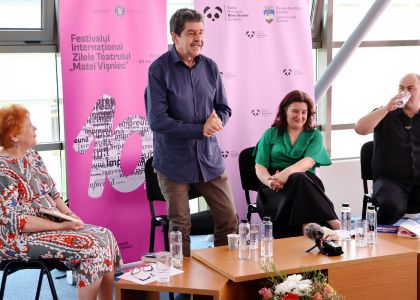 Brățară pe glezna ta. În virtutea inepției.  Lansare de carte, Radu Paraschivescu, editura Humanitas