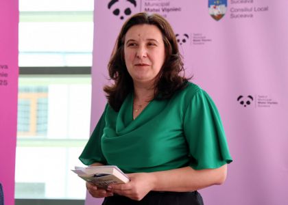Brățară pe glezna ta. În virtutea inepției.  Lansare de carte, Radu Paraschivescu, editura Humanitas