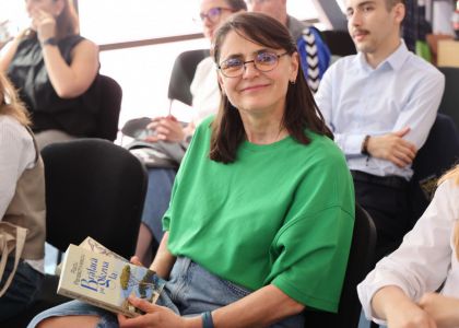 Brățară pe glezna ta. În virtutea inepției.  Lansare de carte, Radu Paraschivescu, editura Humanitas