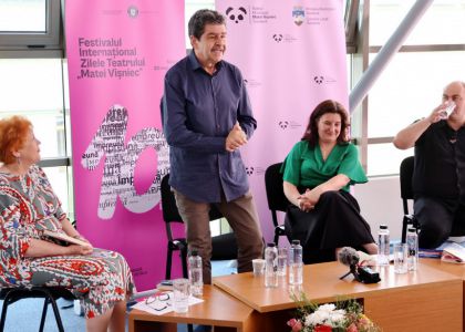 Brățară pe glezna ta. În virtutea inepției.  Lansare de carte, Radu Paraschivescu, editura Humanitas